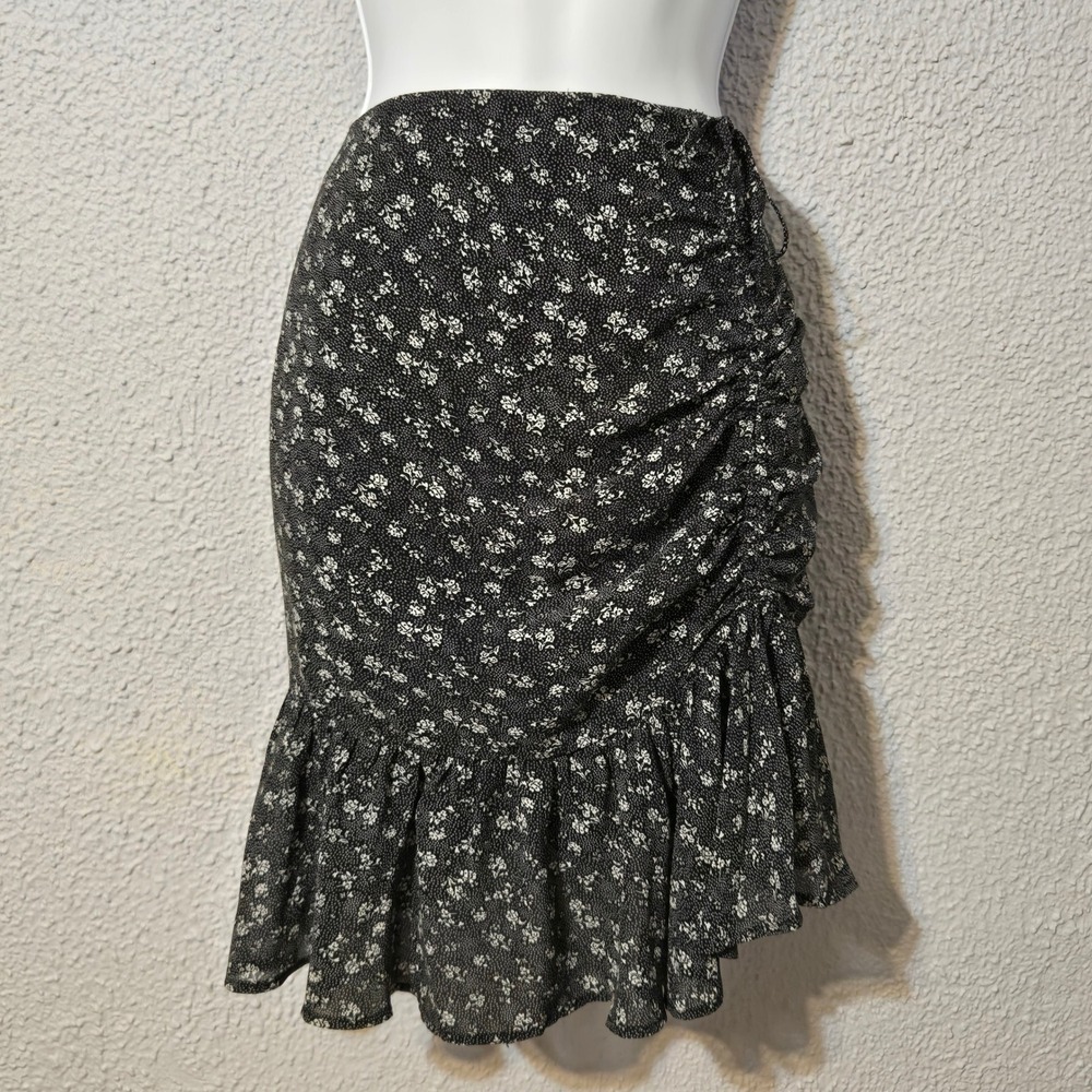 A Beautiful Soul Ruched Ruffle Floral Skirt XL Black White Whimsigoth Romantic